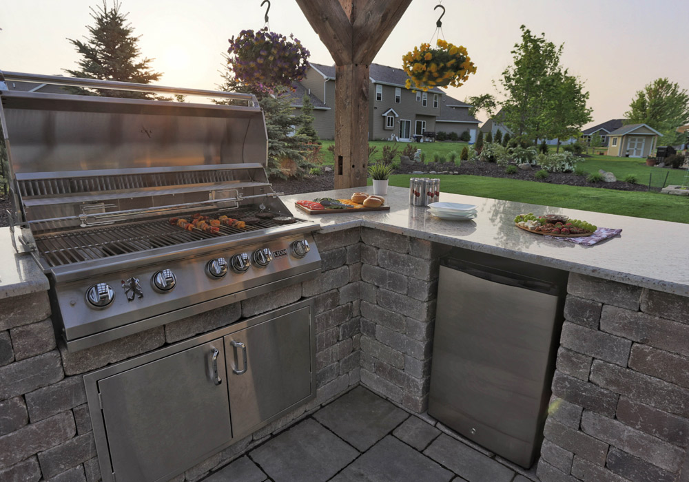 Outdoor Kitchen designs and structures with the Springhetti Group